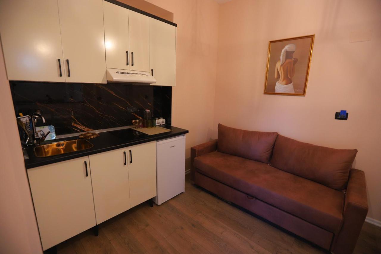 D1 & Guest house Tirana